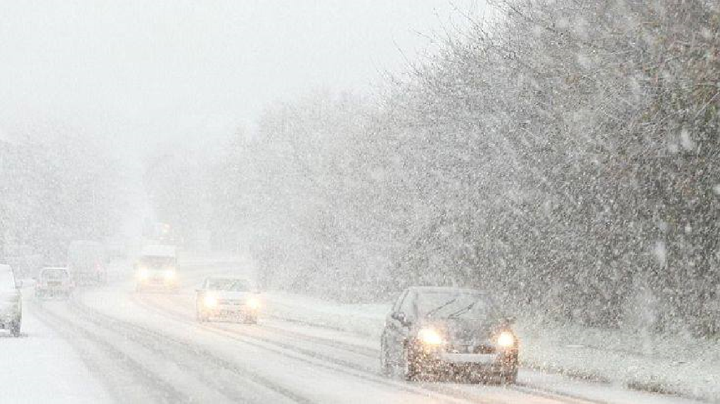 Сніг, хуртовина та ожеледиця: на Тернопільщині оголосили жовтий рівень