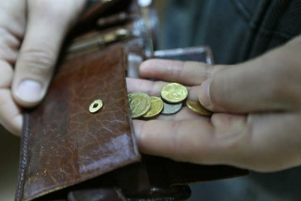 Українцям через декілька днів підвищать пенсії, зарплати і виплати: як розбагатіємо