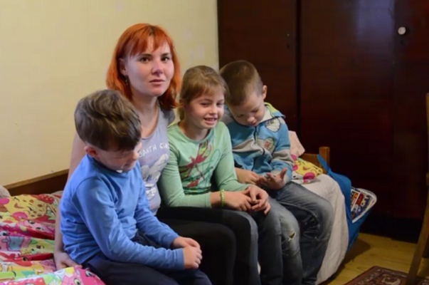 Матері чотирьох дітей із Чорткова виділили 150 тис. грн. на власне житло (Відео)