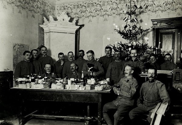 Новорічний стіл у Бережанах 105 років тому