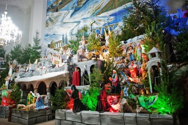 Найбільша в Україні різдвяна шопка – у Тернополі (Відео)
