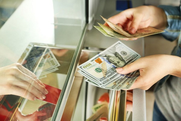 В Україні хочуть ввести податок на обмін валют