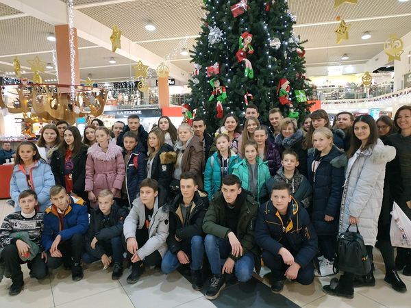 Для талановитих дітей Шумщини організували розваги у Тернополі