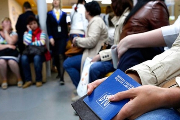 З 1 вересня українцям заборонять виїжджати по внутрішньому паспорту за кордон?