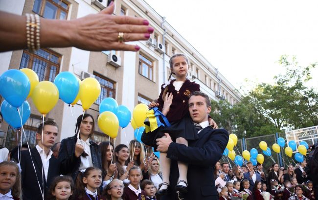Навчання на карантині та уроки на свіжому повітрі: як в Україні працюватимуть школи